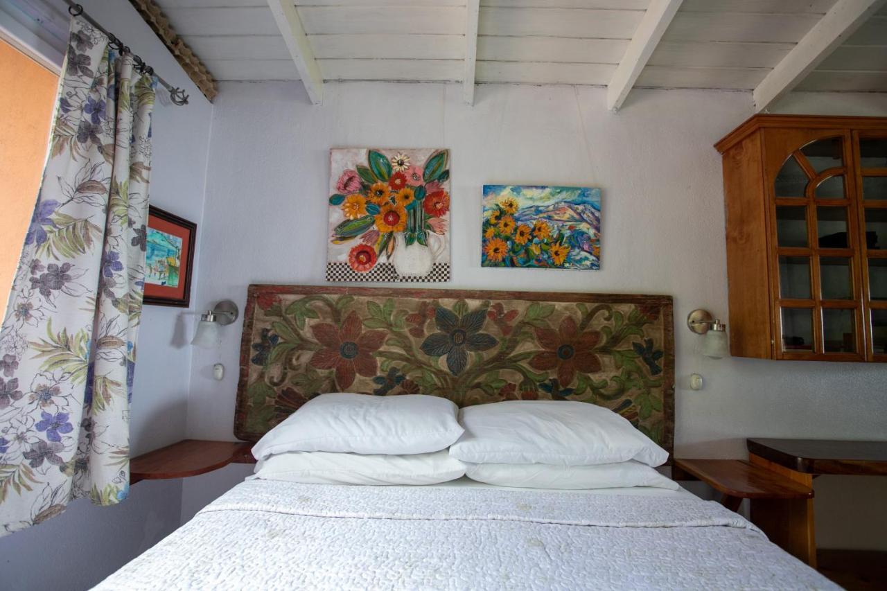 Lake Front Retreat At Los Elementos Santa Cruz La Laguna Ngoại thất bức ảnh